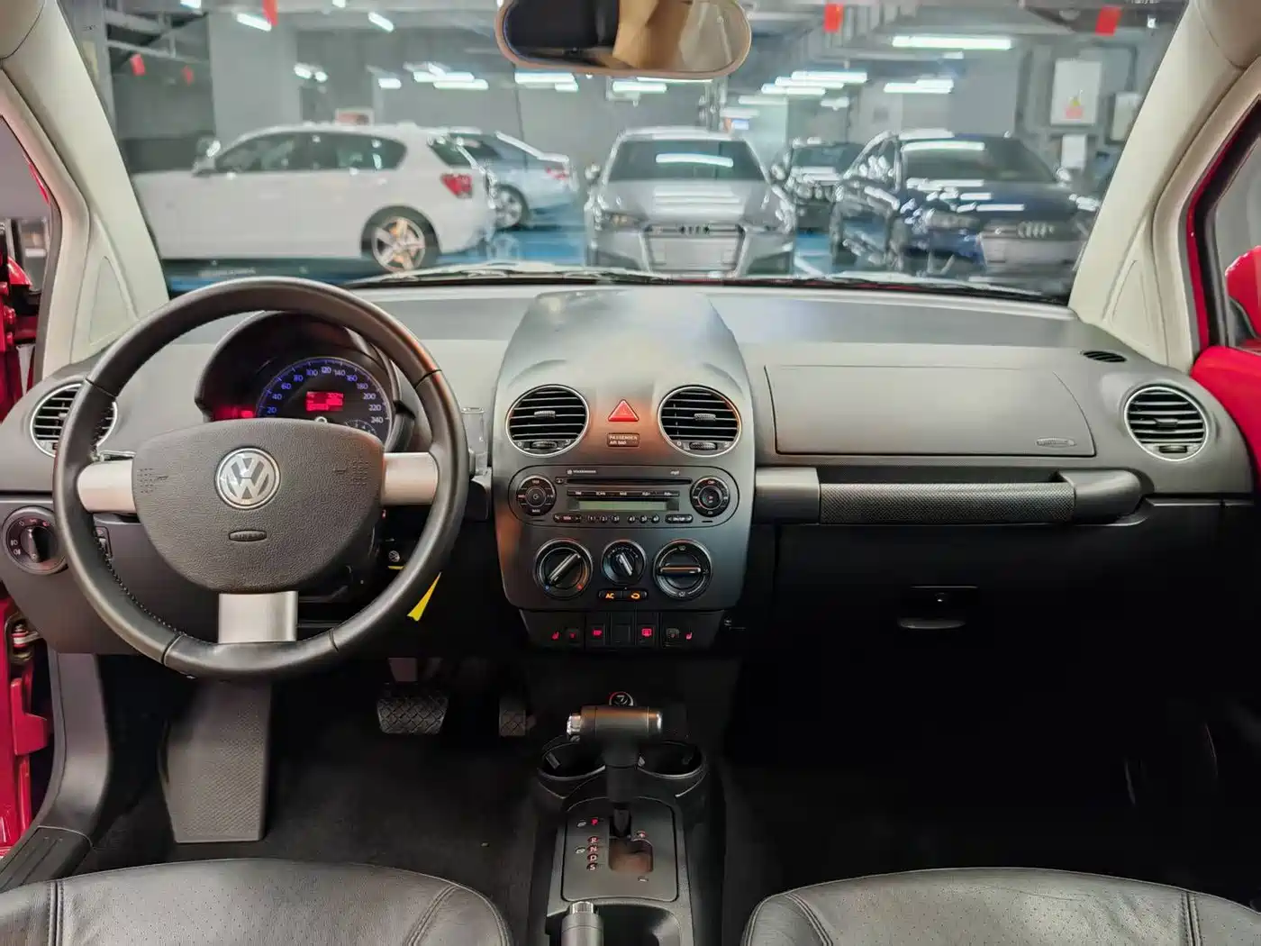 Volkswagen Beetle 2008 1.8T AT Luxury фото 28