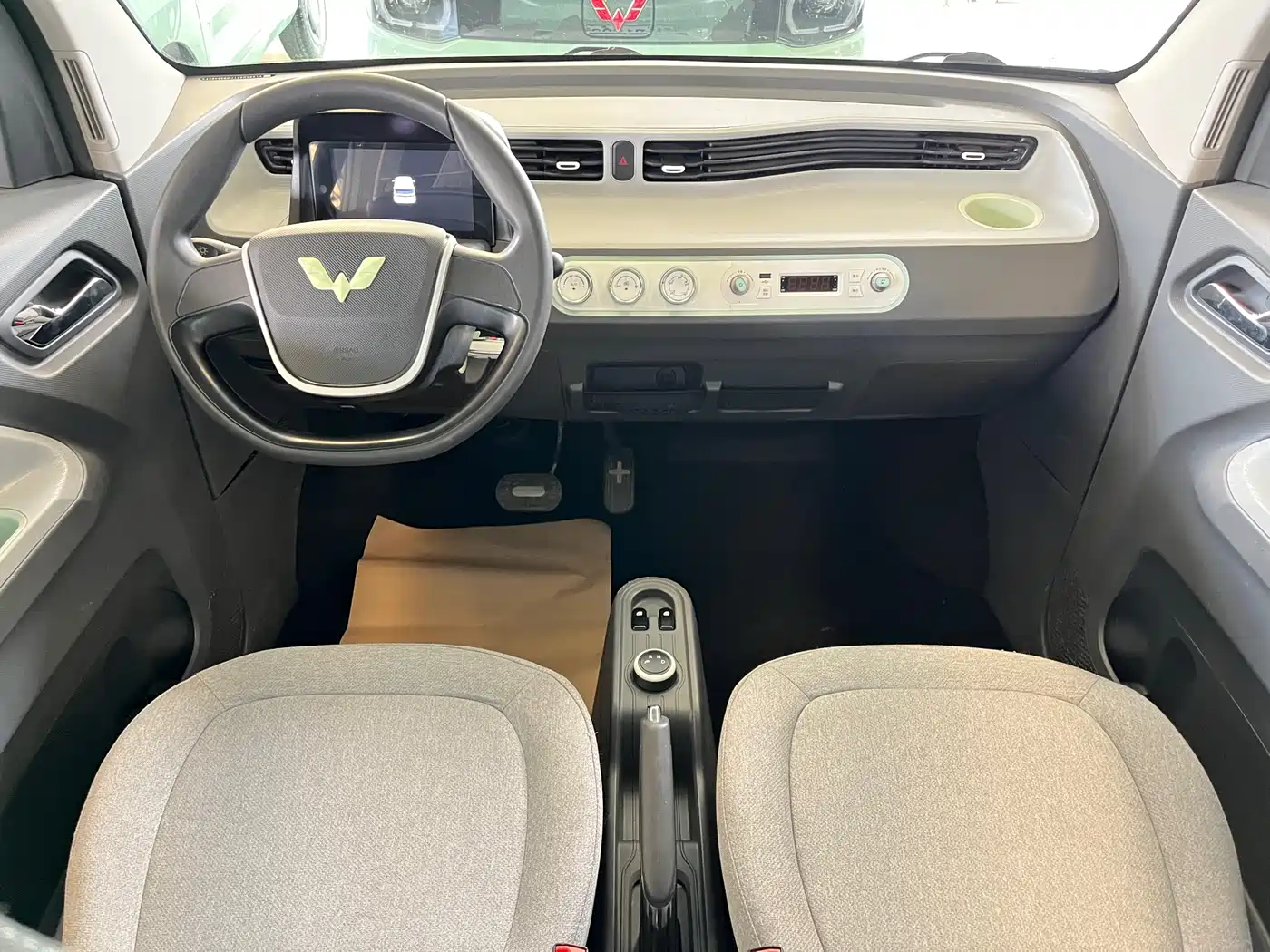 Фото 8 - Wuling Motors Hongguang MINIEV
