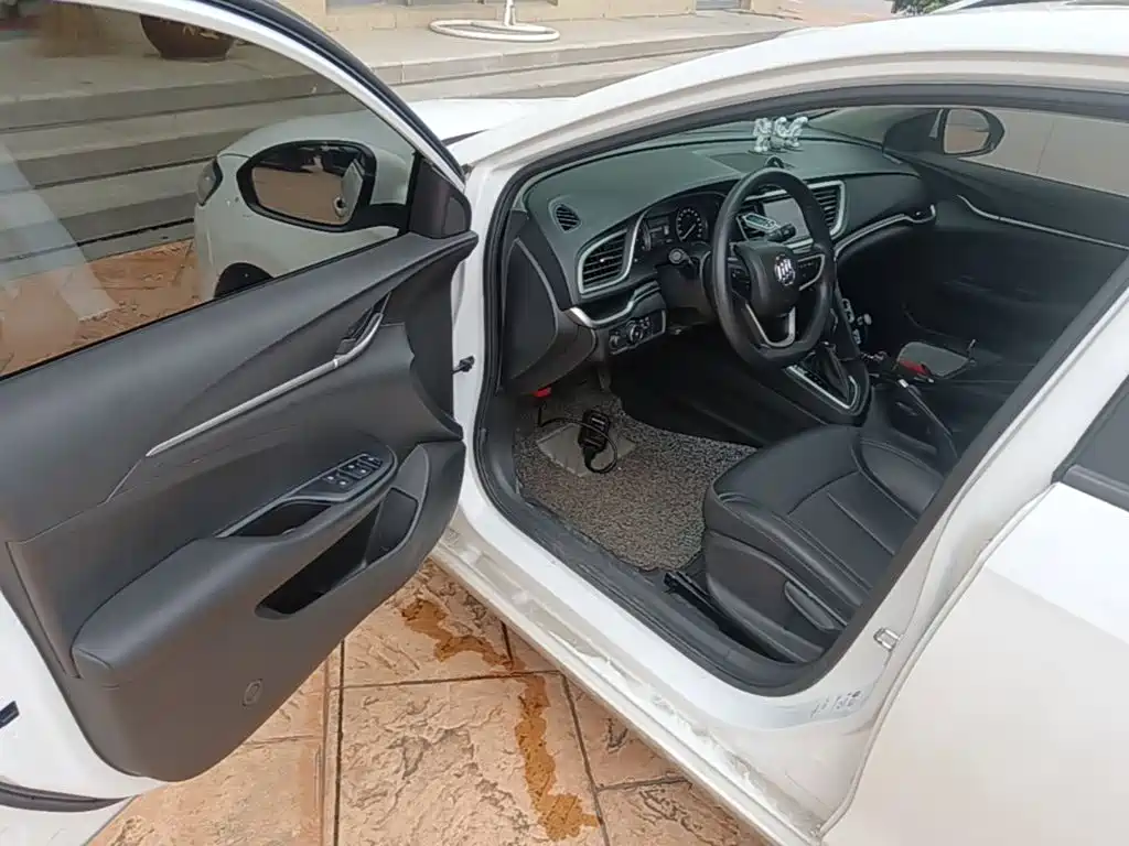 Фото 16 - Buick Excelle