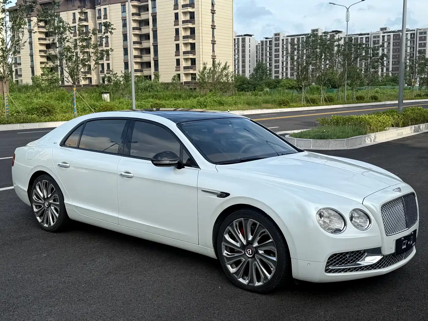 Фото 6 - Bentley Flying Spur