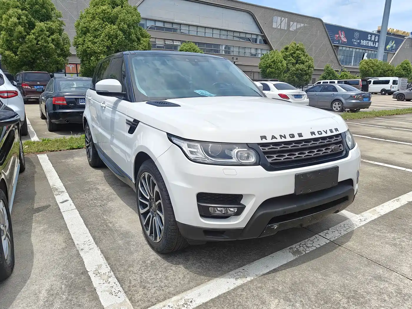 Land Rover Range Rover Sport 2017 3.0 SC V6 SE фото 3