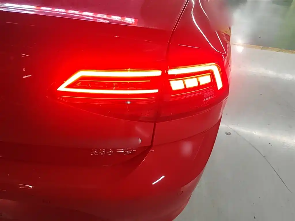 VOLKSWAGEN LINGDU