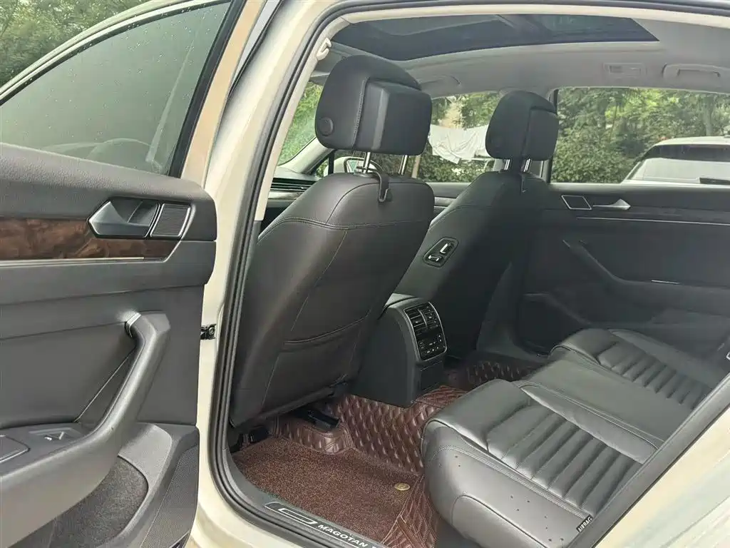 Volkswagen Magotan 2019 330TSI DSG Luxury Class China VI фото 10