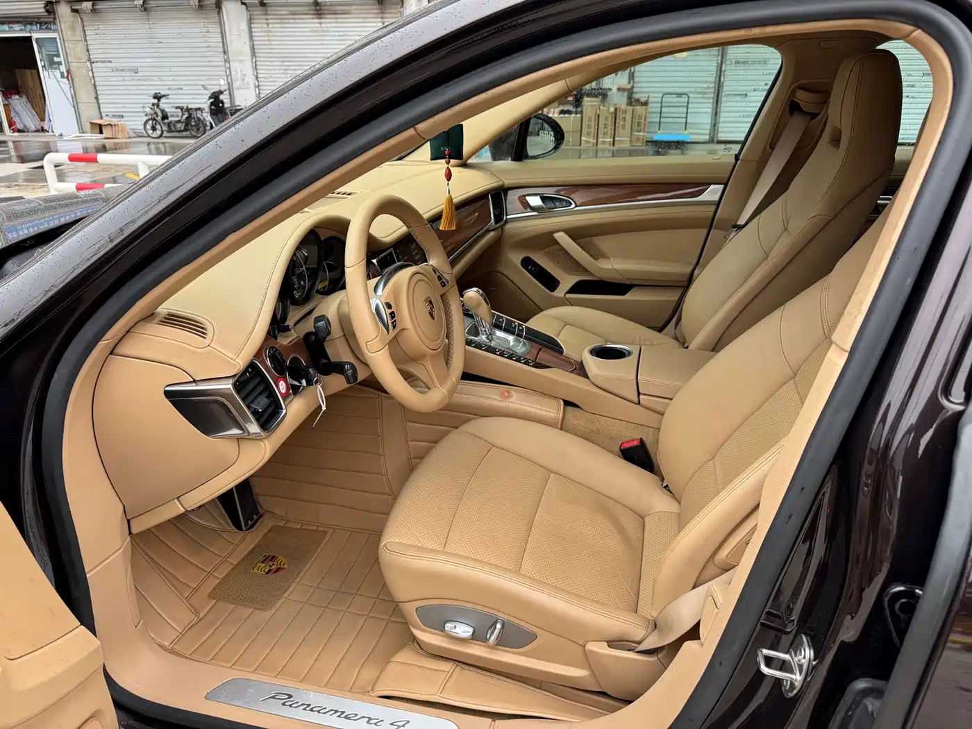 Porsche Panamera 2013 Panamera 4 Platinum Edition 3.6L фото 5