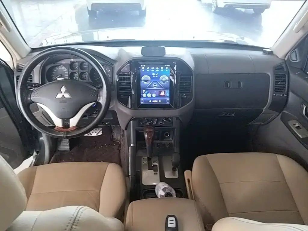 Mitsubishi Pajero 2015 2011 Mitsubishi Pajero V73 3.0L AT GLX