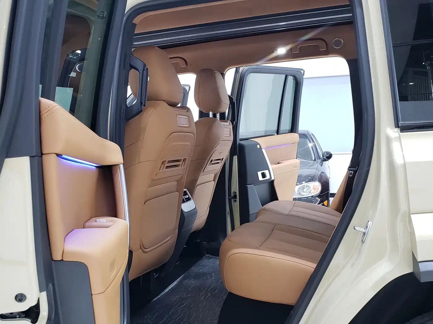 iCAR V27 2026 2026 200KM AWD Falcon 500