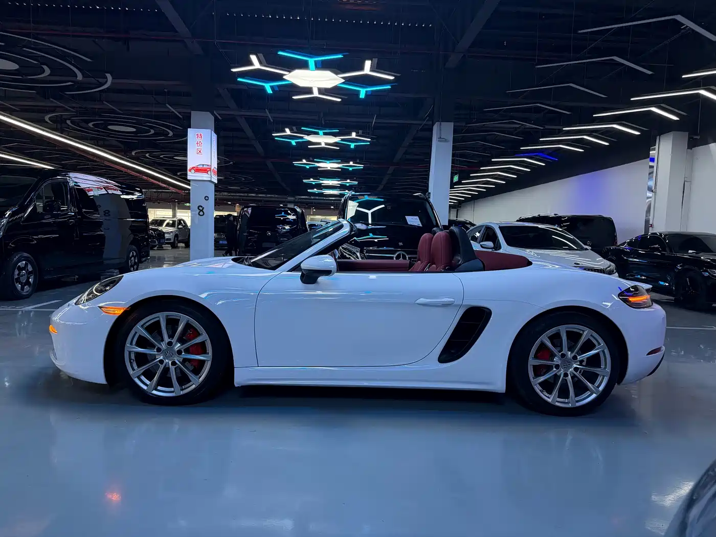 Porsche 718 2016 Boxster 2.0T фото 14