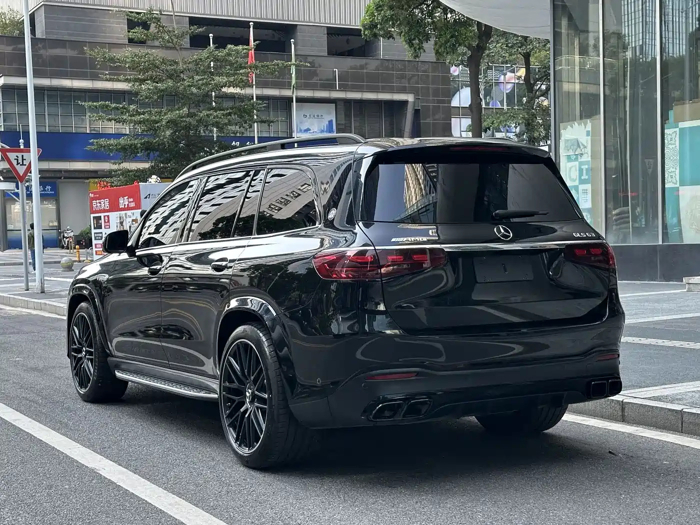 Mercedes-Benz GLS AMG 2024 AMG GLS 63 4MATIC+ фото 17
