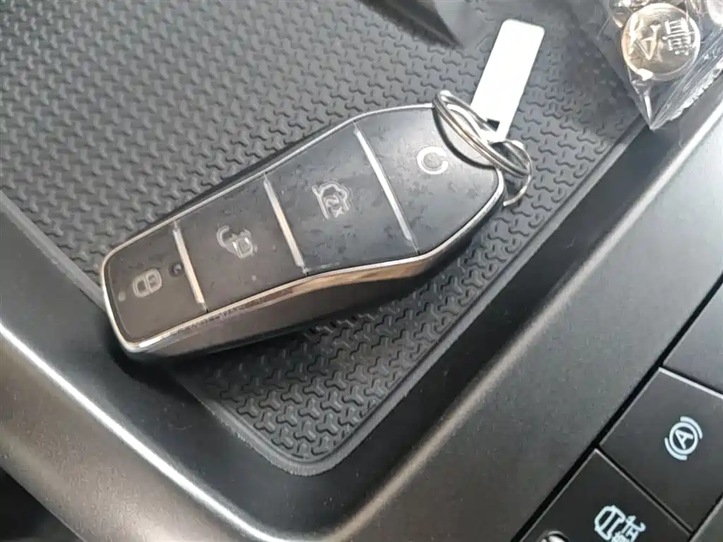 BYD Qin PLUS 2026 DM-i Smart Edition 128KM Progressive фото 9