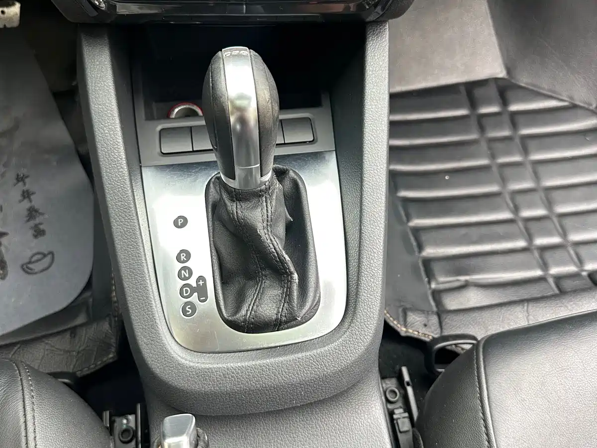 Volkswagen Sagitar 2015 230TSI Automatic Comfort фото 24