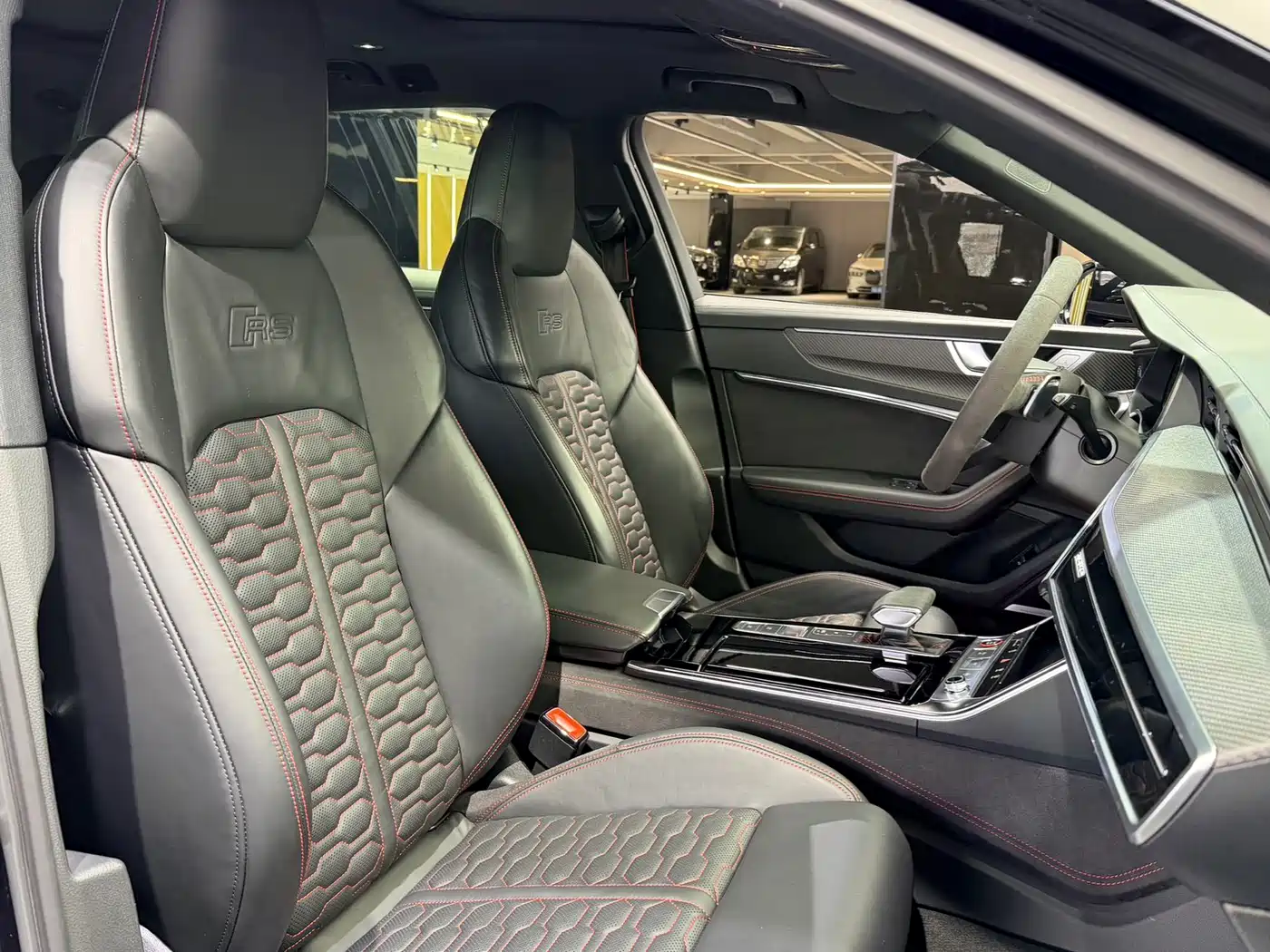Audi RS 6 2022 RS 6 4.0T Avant фото 11