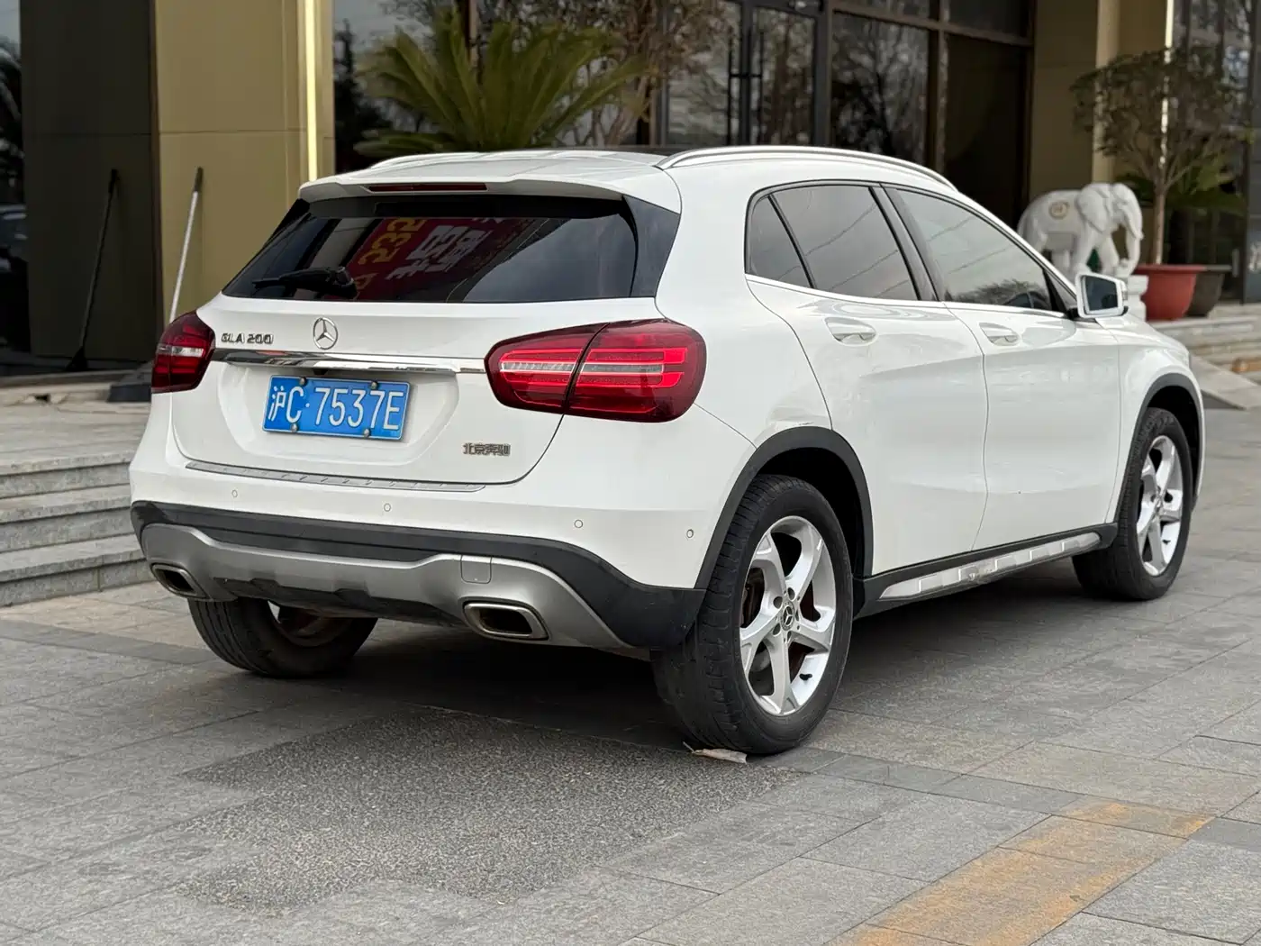MERCEDES-BENZ GLA