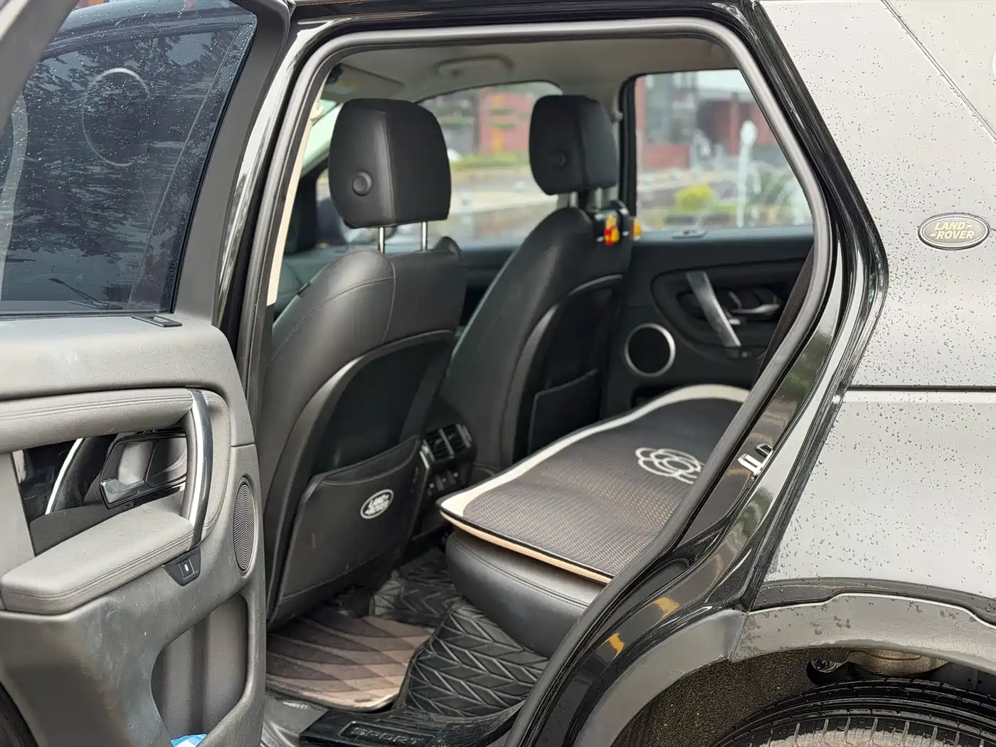 Photo 3 - Land Rover Discovery Sport