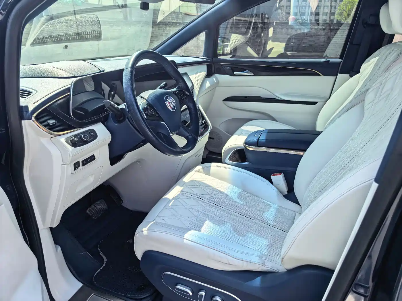 Buick GL8 2020 Avenir Four-Seat Prestige Edition фото 6