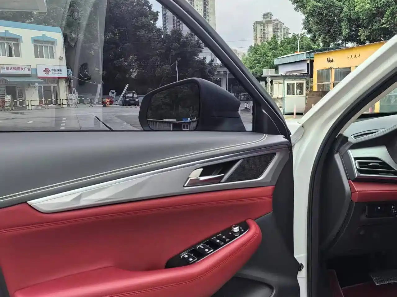 Фото 7 - Changan CS85