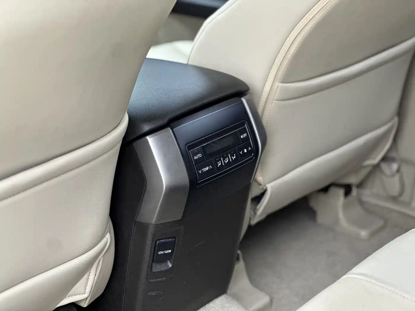 Toyota Prado (Import) 2010 2.7L Auto Luxury фото 10