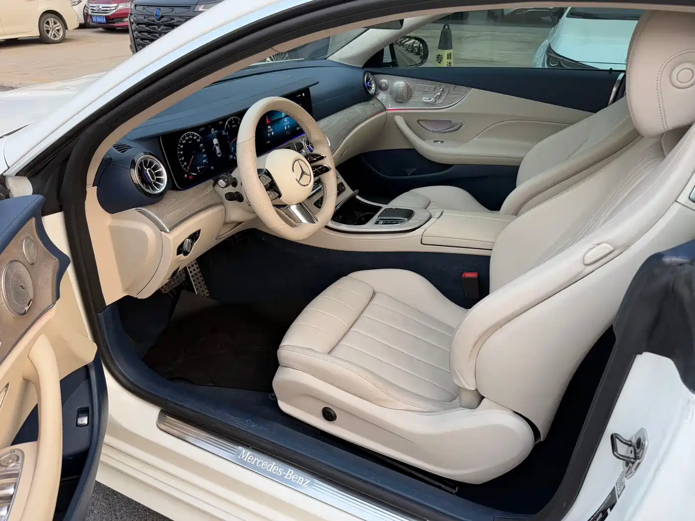 MERCEDES-BENZ E CLASS