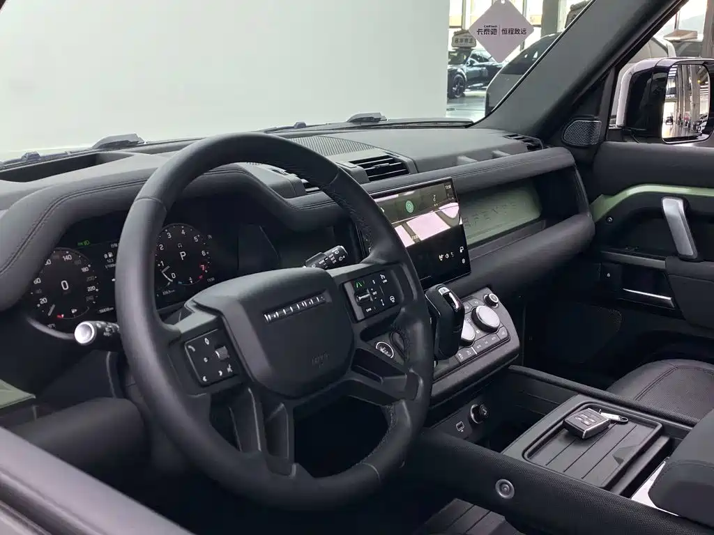 Фото 40 - Land Rover Defender
