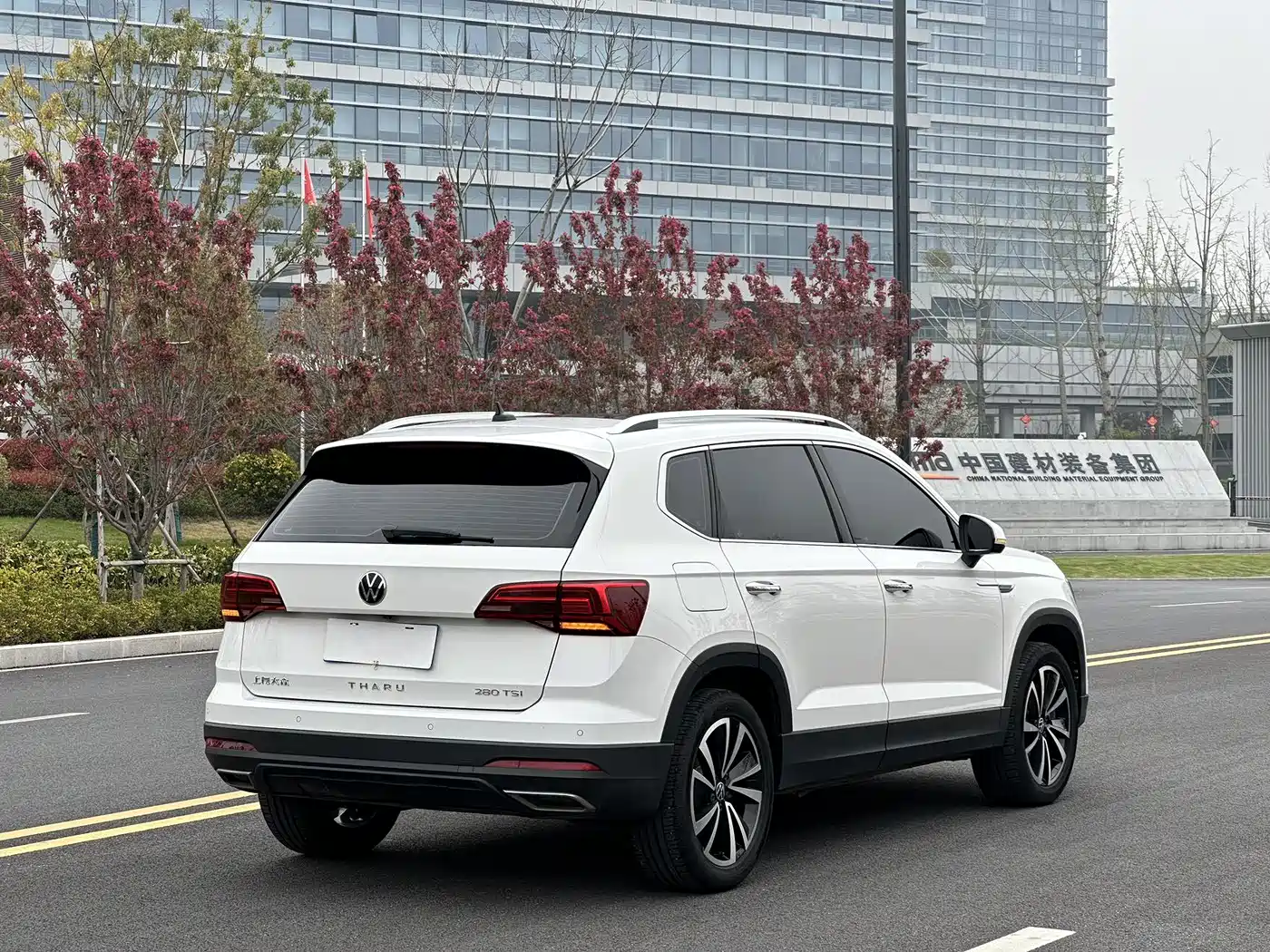 Volkswagen Tharu 2022 280TSI FWD Luxury Edition фото 19