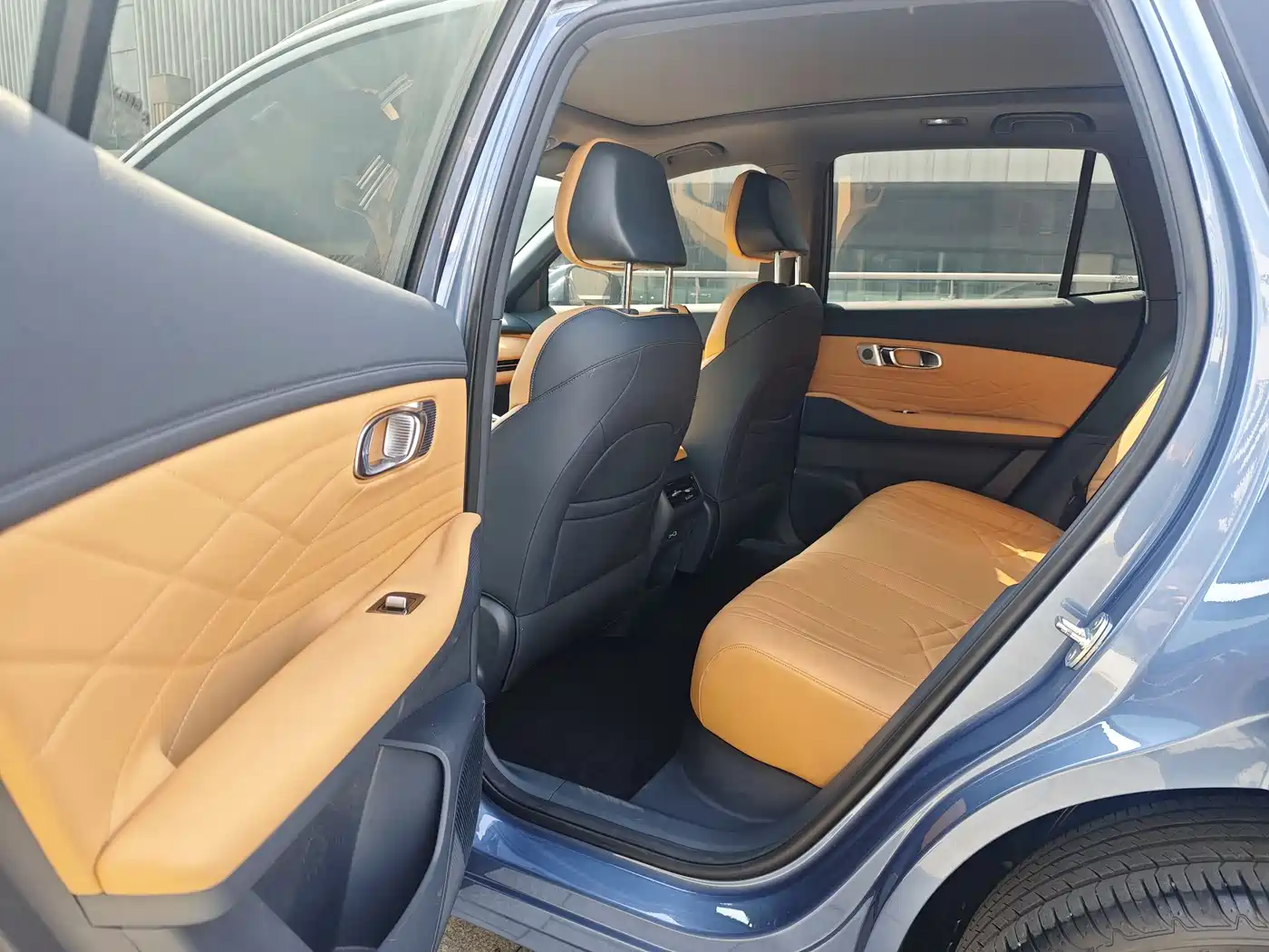 Geely Galaxy Galaxy Starship 7 EM-i 2025 120km Navigation Edition фото 23