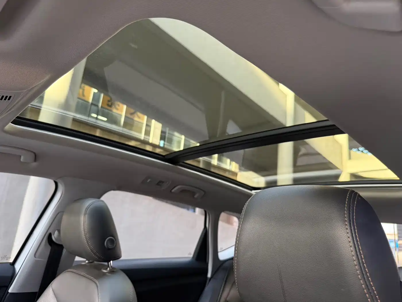 Volkswagen Tharu 2022 280TSI FWD Luxury Edition фото 17