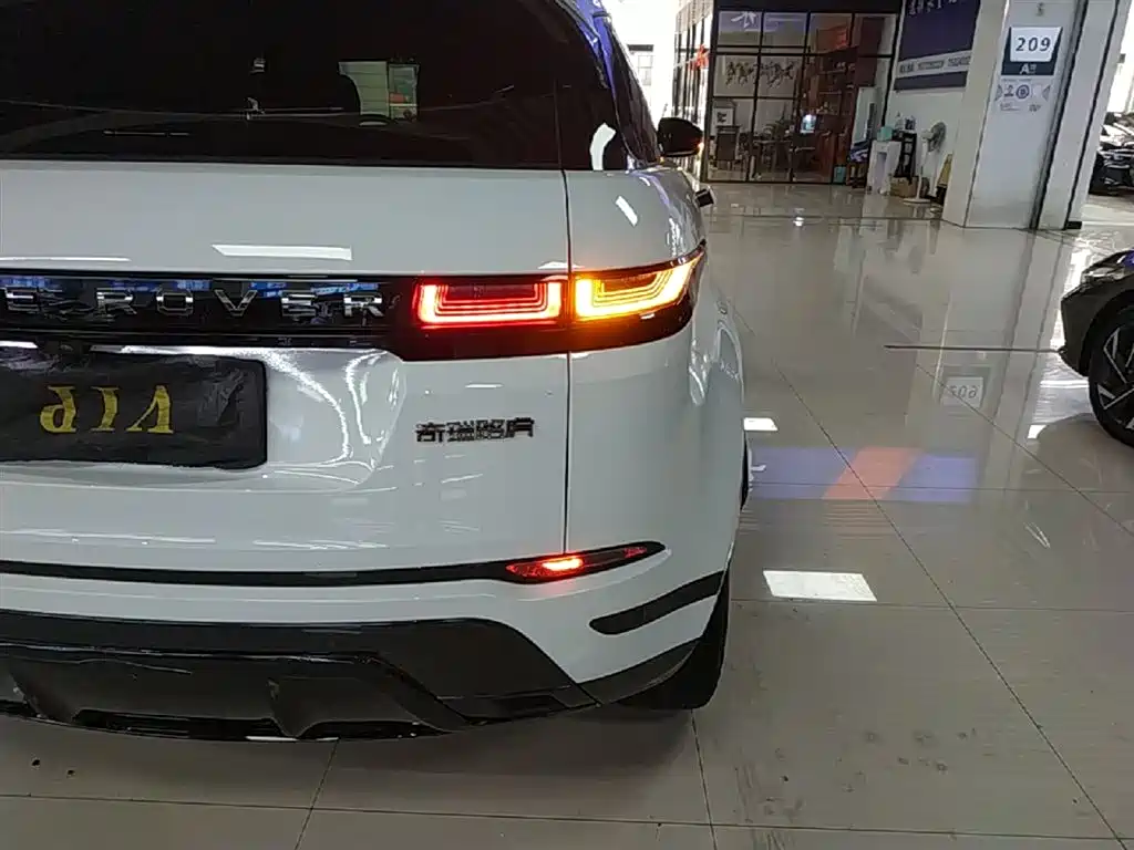 Land Rover Range Rover Evoque 2022 Range Rover Evoque L 249PS R-Dynamic Luxury Edition фото 8