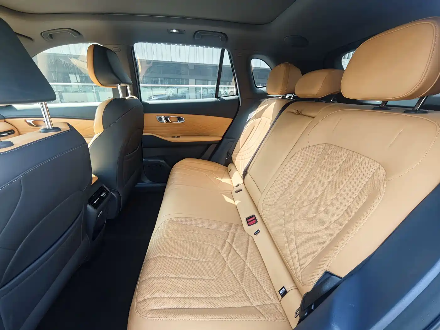 Geely Galaxy Galaxy Starship 7 EM-i 2025 120km Navigation Edition фото 22