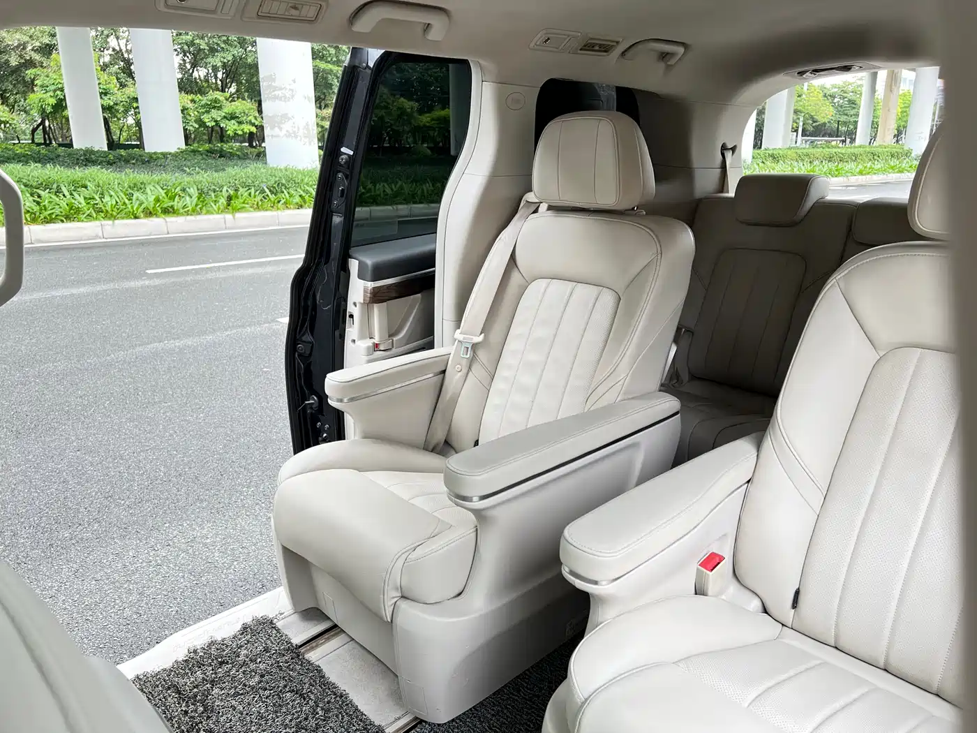 GAC Trumpchi Trumpchi M8 2018 320T Exclusive Edition фото 15