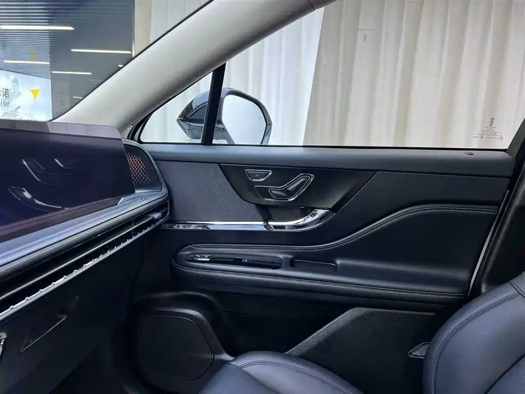 LINCOLN ADVENTURER