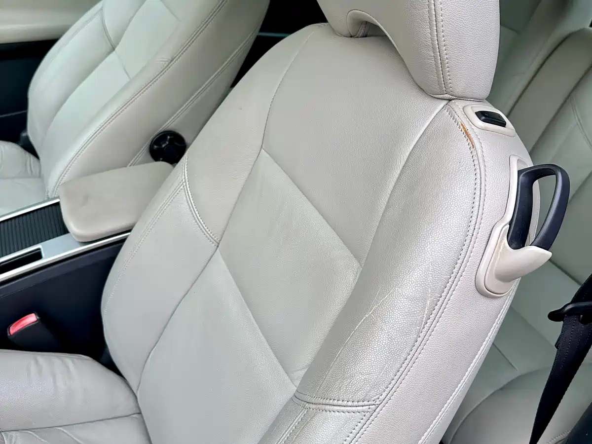 Volvo C30 2013 2013 2.0L Dynamic Edition