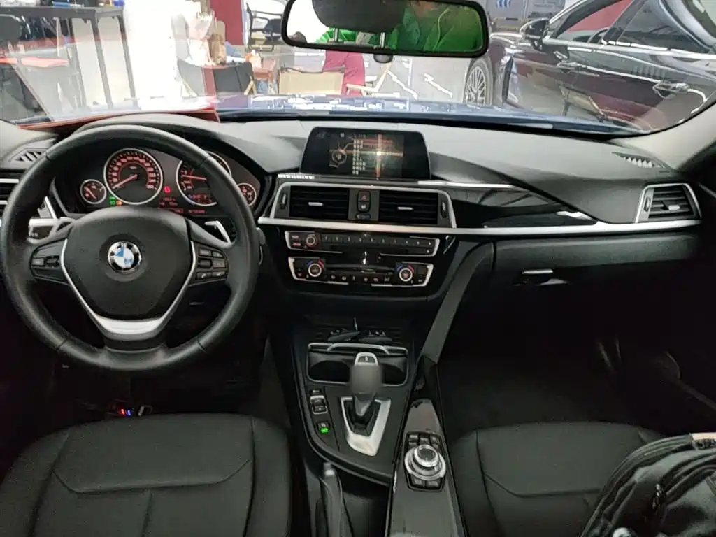 BMW 3 Series 2017 320Li M Sport фото 10