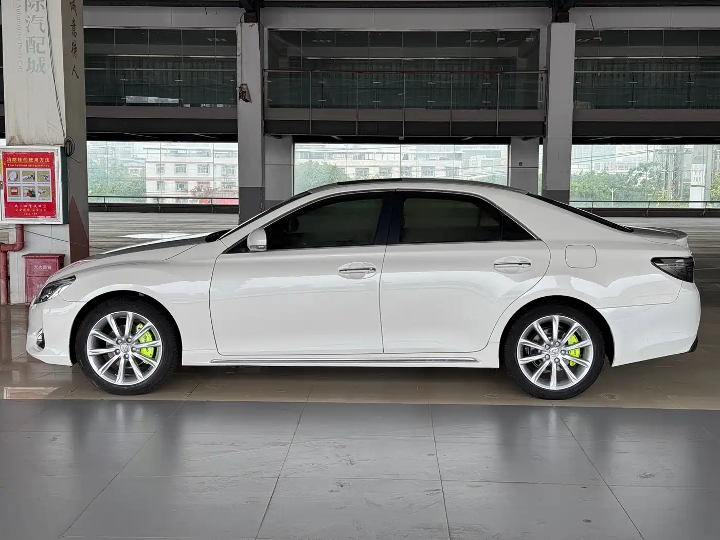 Toyota Reiz 2013 2.5V Premium Edition фото 3