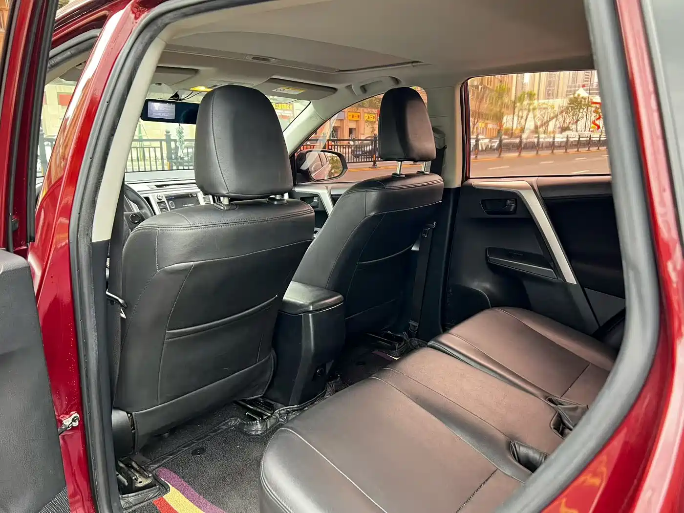 Toyota RAV4 Rongfang 2016 2.0L CVT 2WD Trend (China V) фото 6