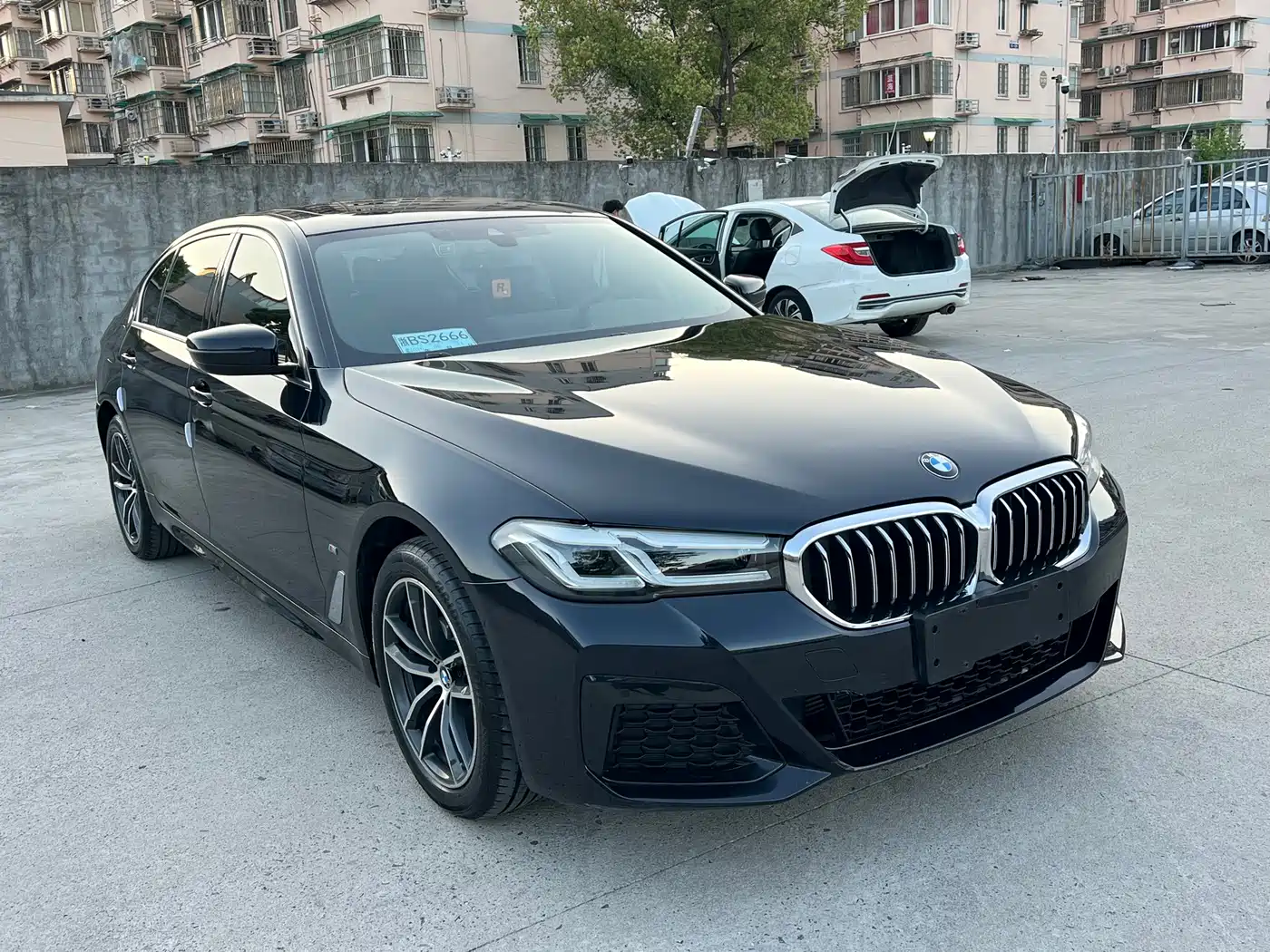 BMW 5 Series 2021 525Li M Sport Package фото 3
