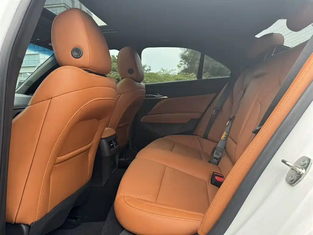 CADILLAC CT4