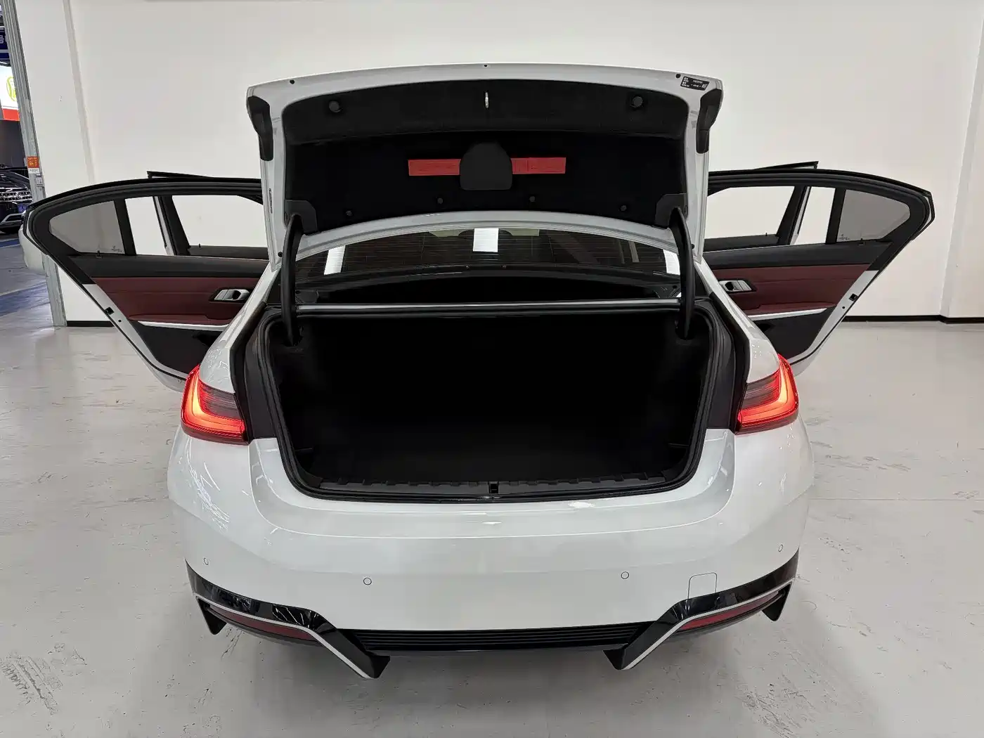 BMW i3 2024 eDrive 35 L фото 12
