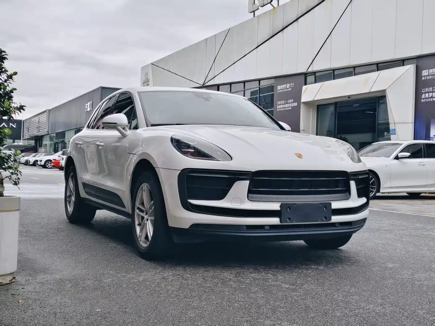Porsche Macan 2023 Macan 2.0T фото 7