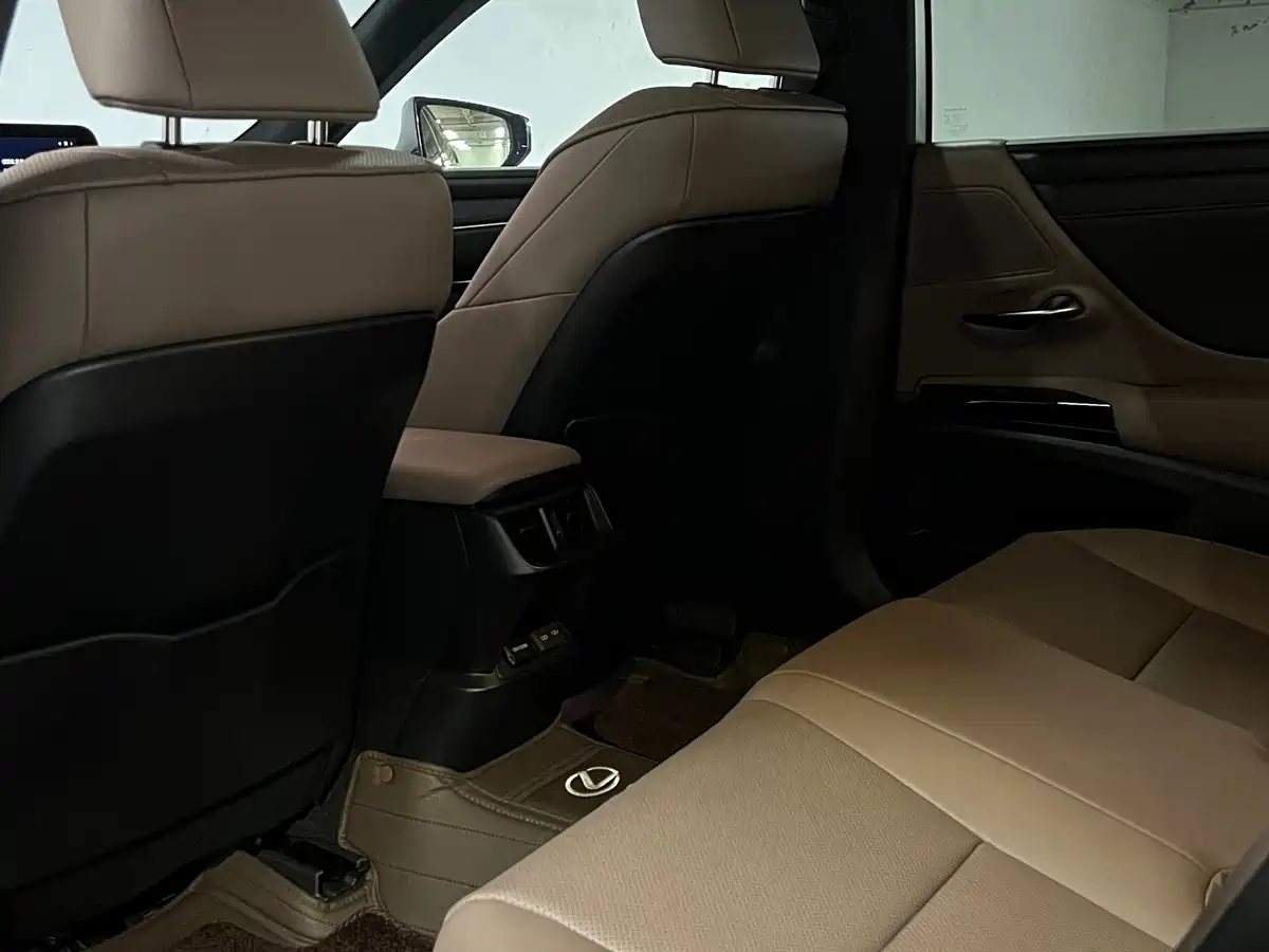 Lexus ES 2024 200 Premium Edition фото 15