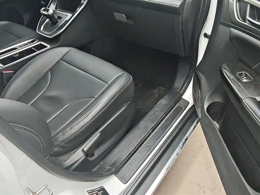 Haval M6 2023 PLUS 1.5T DCT Elite Smart Connect фото 8