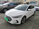 Фото 2 - Hyundai Elantra