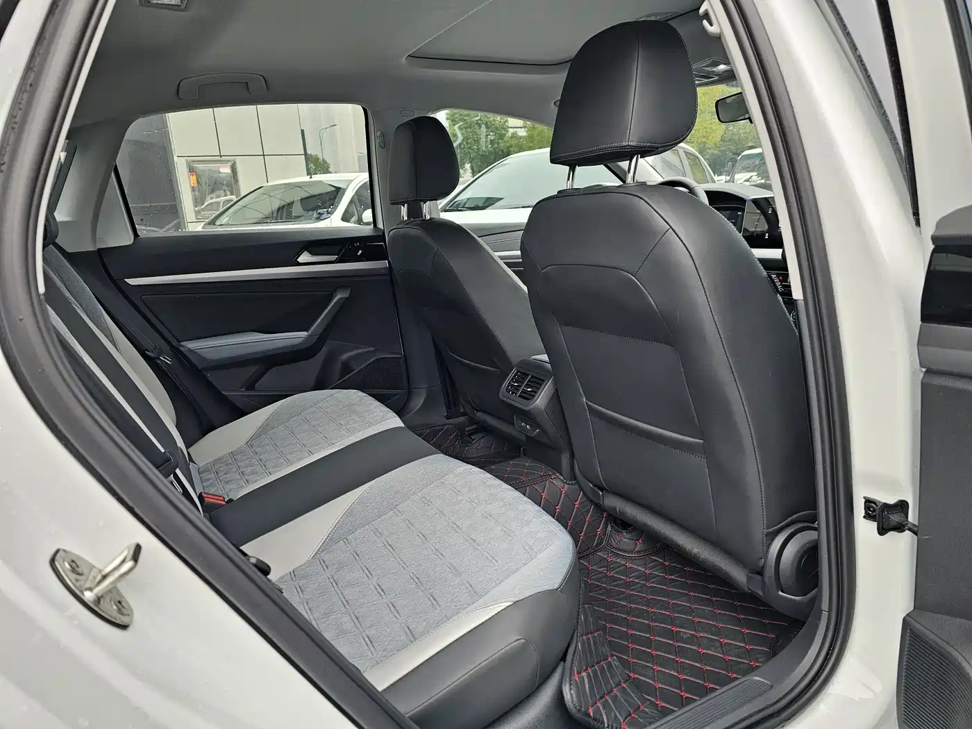 Volkswagen Lavida 2023 280TSI DSG Comfort Edition фото 4