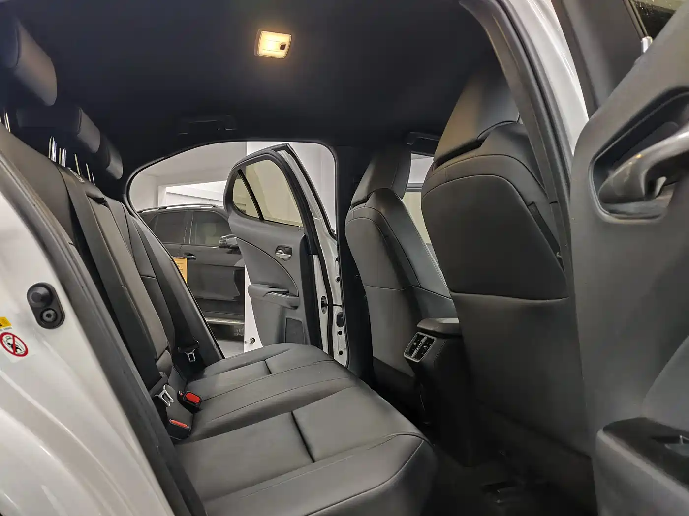 Lexus UX 2020 260h Explore Cool Edition China V фото 6