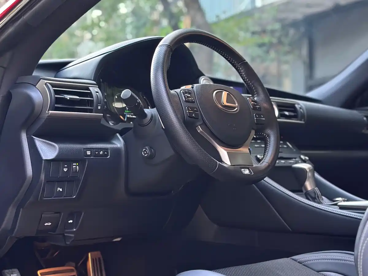 Lexus RC 2018 RC 300 F SPORT Edition фото 12