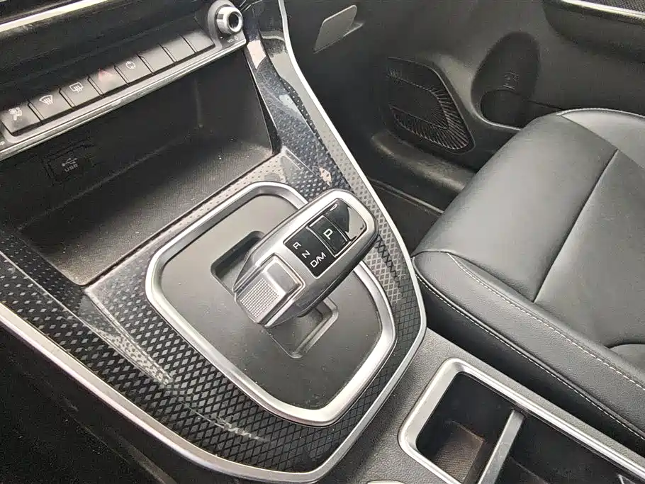 Haval M6 2023 PLUS 1.5T DCT Elite Smart Connect фото 16