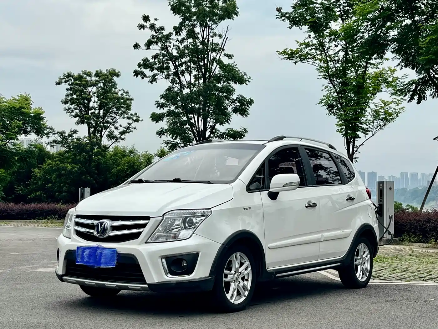 Changan CX20 2015 2014 1.4L Manual Sunroof Navigation Edition China V