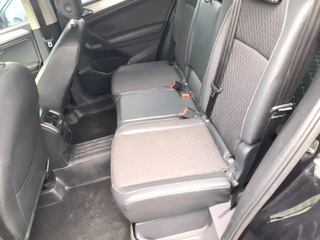 Photo 17 - Volkswagen Tiguan L