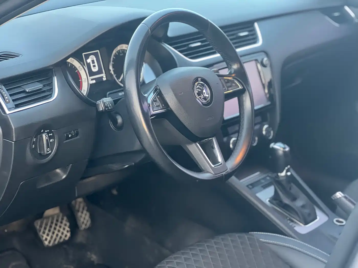 Škoda Octavia 2018 TSI230 DSG Luxury Edition фото 11