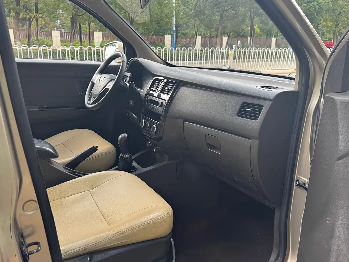 Wuling Motors Wuling Rongguang V 2016 2016 1.5L Standard