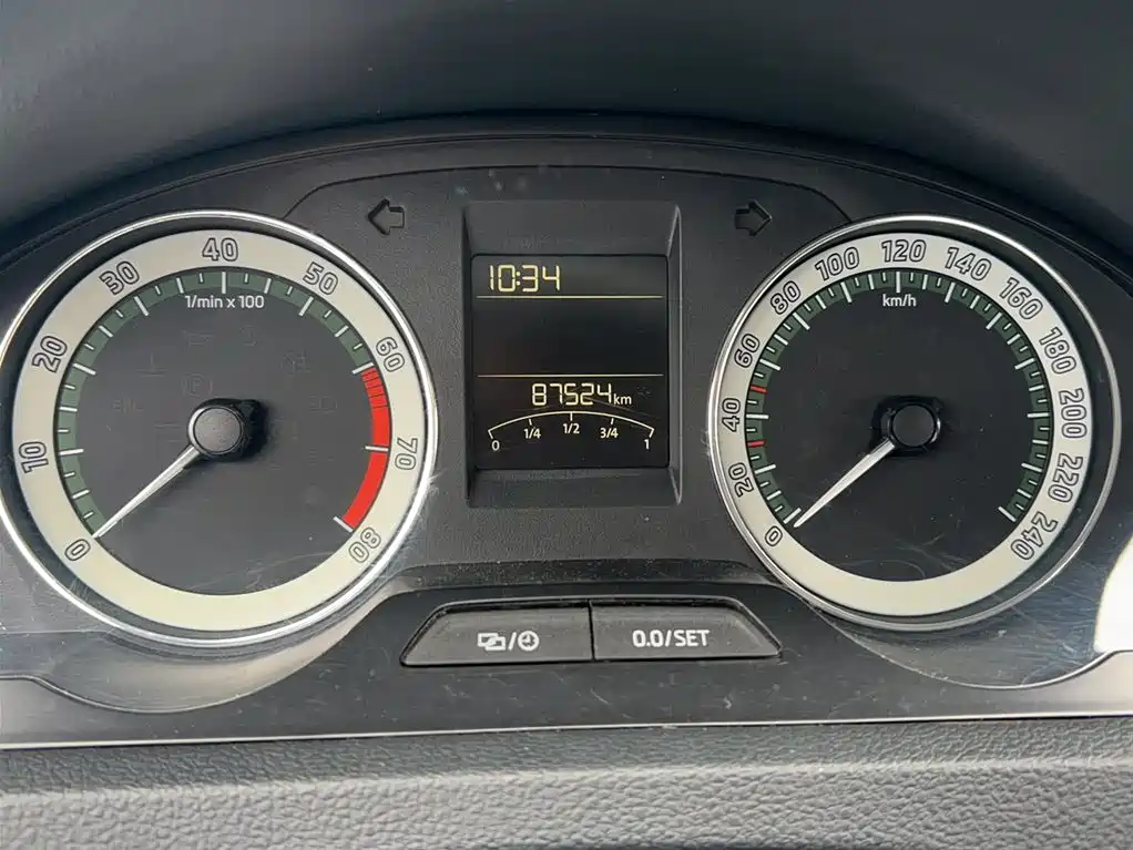 Škoda Rapid 2018 1.6L Manual Comfort Edition фото 11