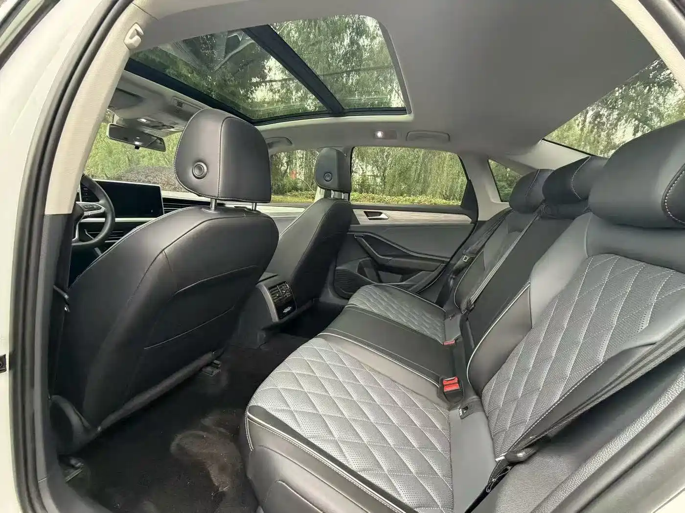 Volkswagen Sagitar 2024 300TSI DSG Excellence Edition фото 8
